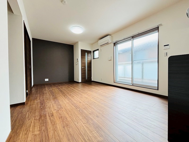 居室・リビング　南向きにて日当り良好