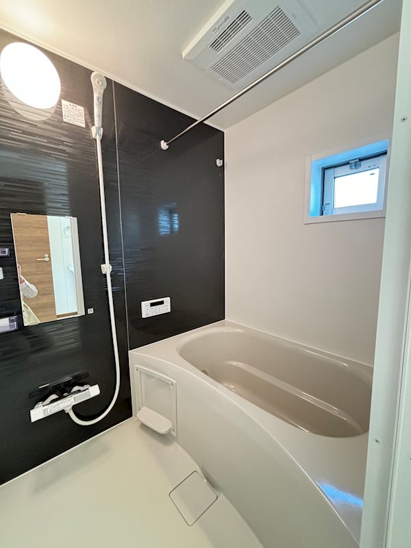 バス・シャワールーム　※同タイプ・同間取の別物件です。