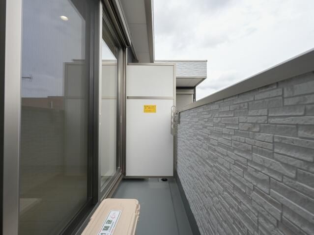 バルコニー　外からの目が気にならないバルコニーで洗濯物が干せます