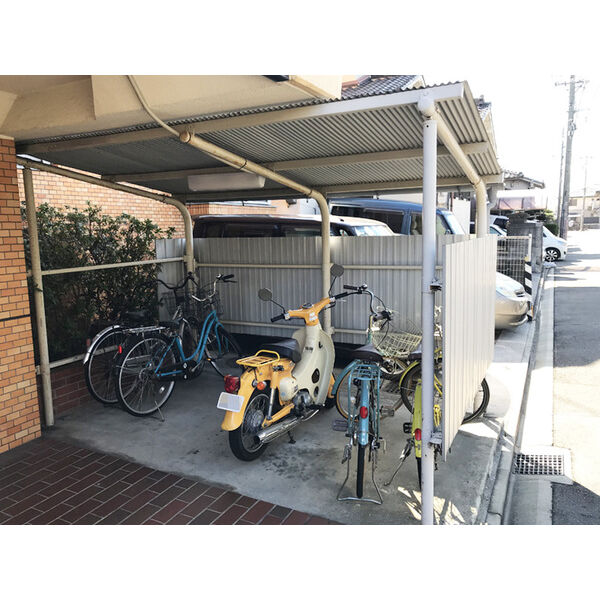 その他　西自転車置き場