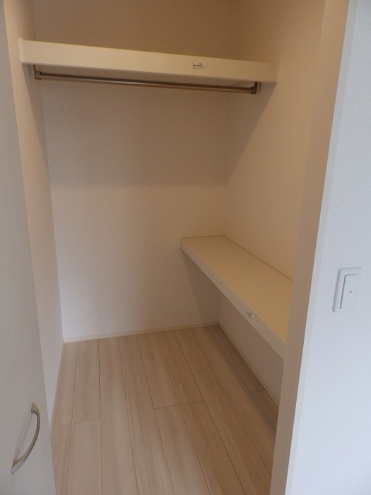 収納　ウォークインクローゼット