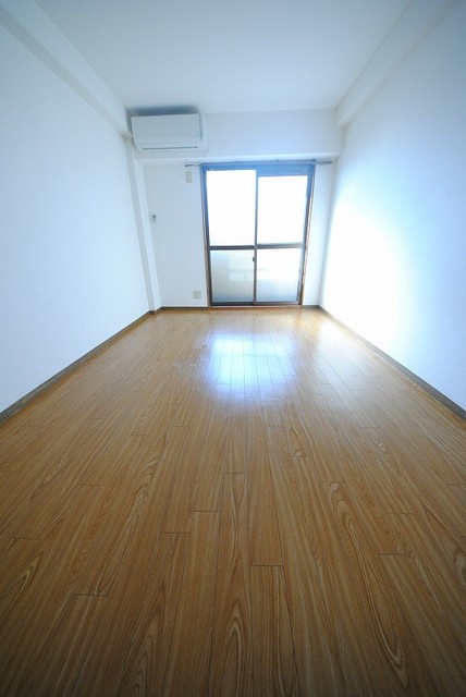 居室・リビング　写真は３０２号室