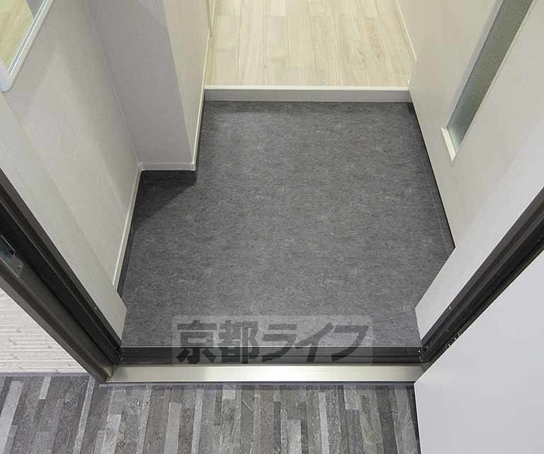 玄関　丁度良い広さ～～！