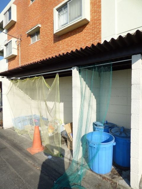 その他　♪ゴミ捨て場♪