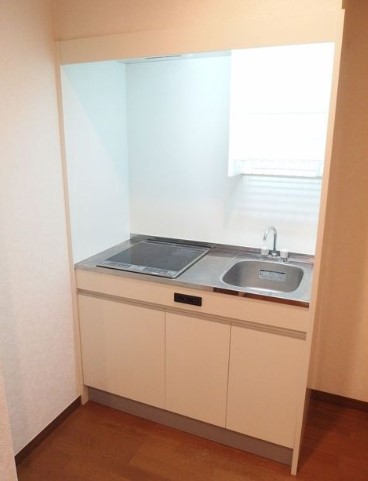 キッチン　別部屋参考写真となります