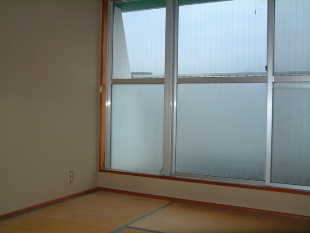 居室・リビング　同物件別室　のお写真です。