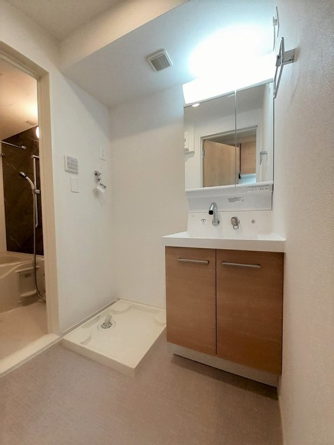 洗面設備　人気の独立洗面台付き♪