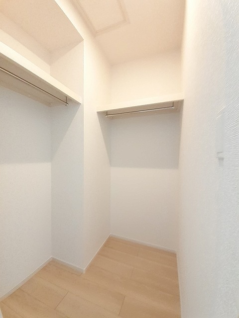 収納　ハンガーラック付きで楽々収納♪