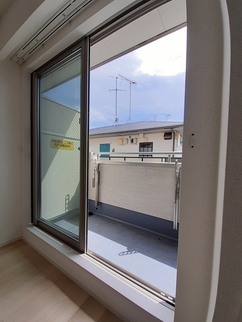 バルコニー　物干しスペース付きのバルコニー♪