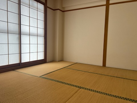 サンシャイン二の宮の居間写真