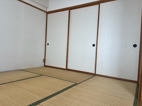 サンシャイン二の宮の居間写真