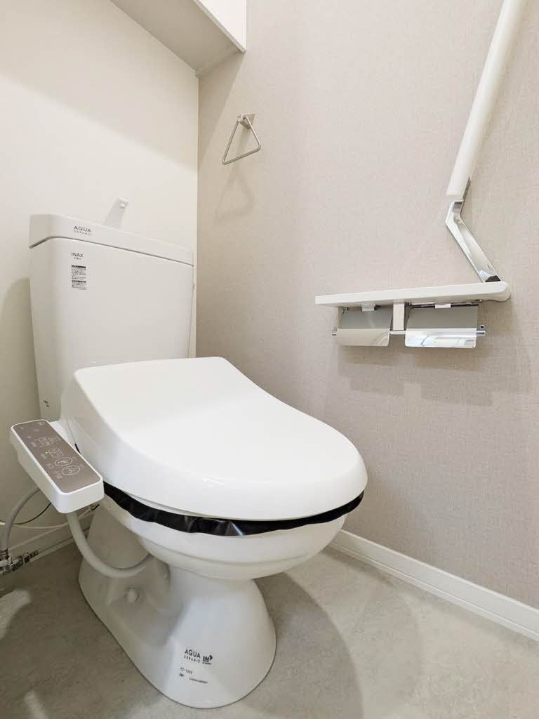 トイレ　トイレです。（ウォシュレット、リングハンガー付き）