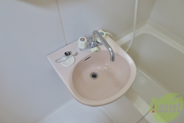 洗面設備　洗面はこちらでお願いします。歯磨きもＯＫです。