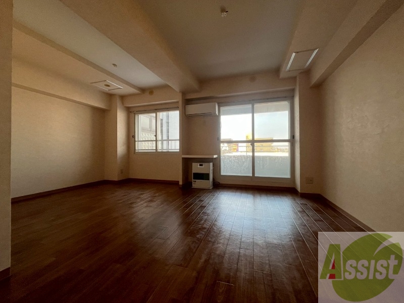 居室・リビング　広くてきれいなリビングです！快適に過ごせそうですね。