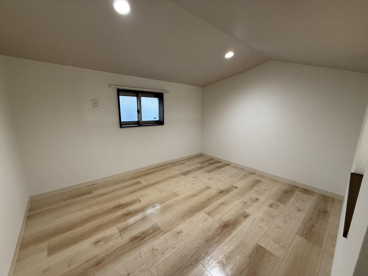 その他部屋・スペース　天井が高いロフトで圧迫感がありません