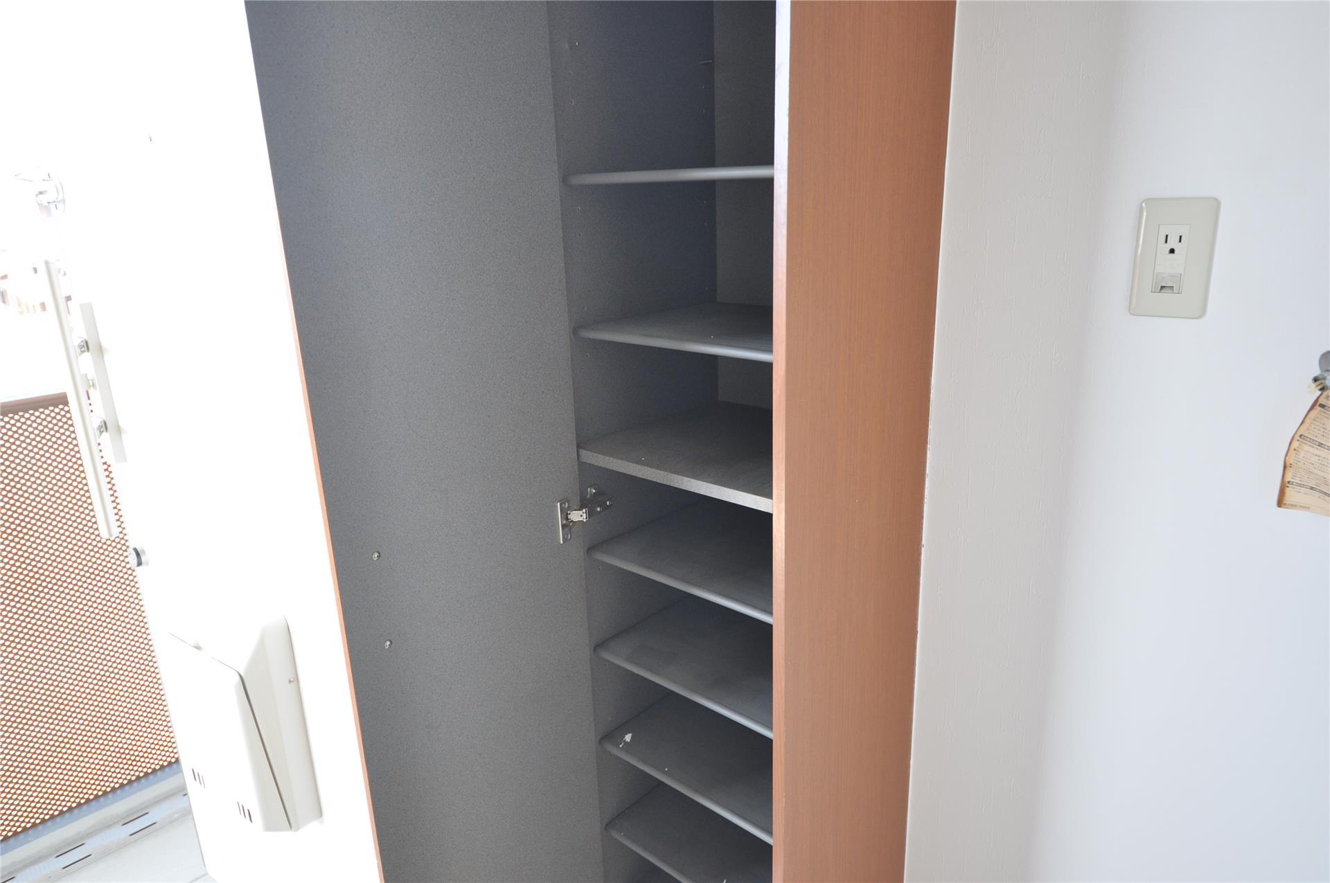 収納　シューズボックス