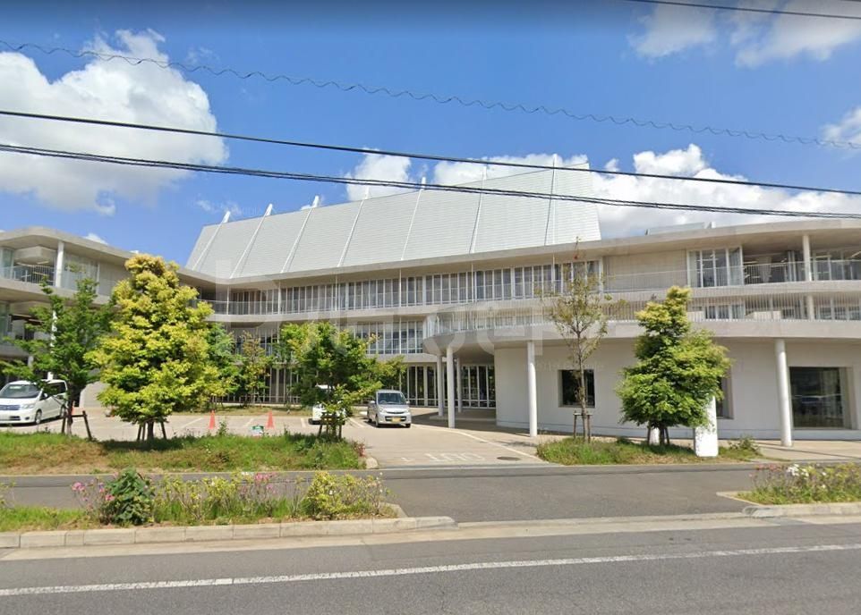 小学校　流山市立おおたかの森小学校（小学校）まで700m