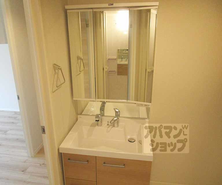 洗面設備　２０２号室の写真です。