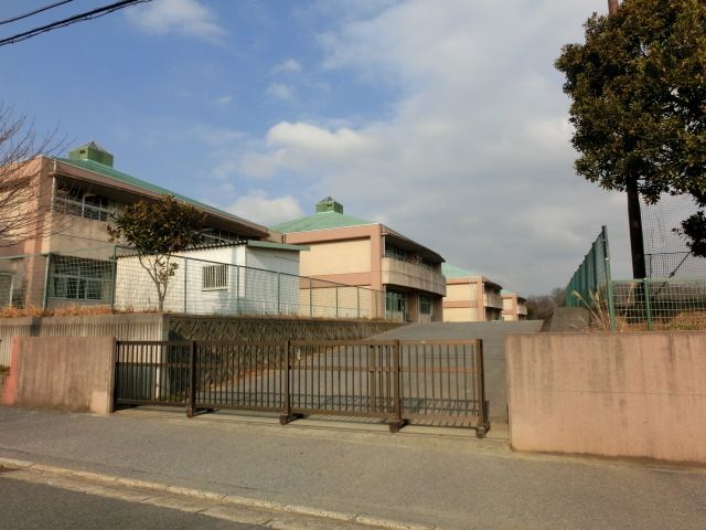 小学校　小谷小学校（小学校）まで1100m