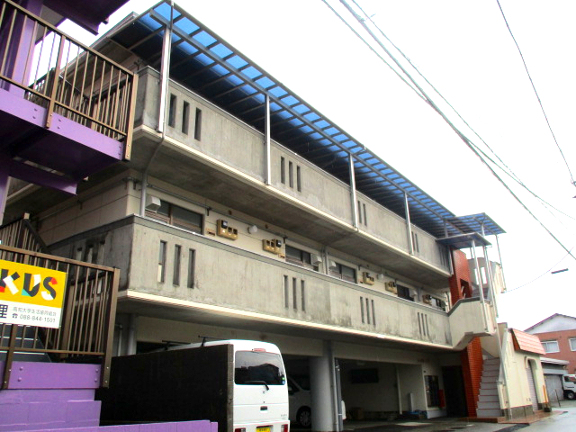 建物外観　2018年1月撮影