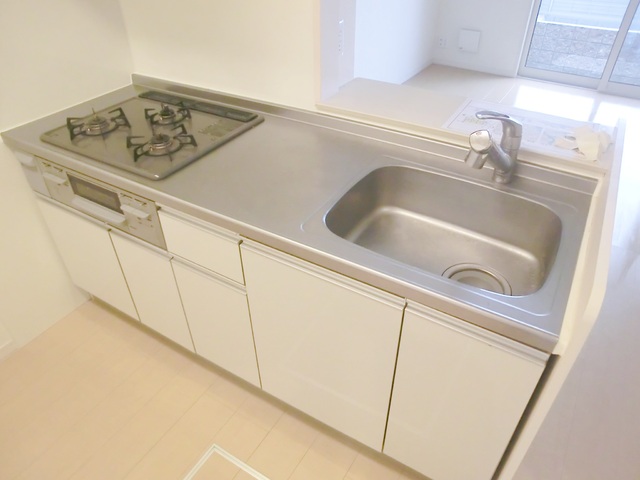 キッチン　ワイドスパンのシステムキッチンです。