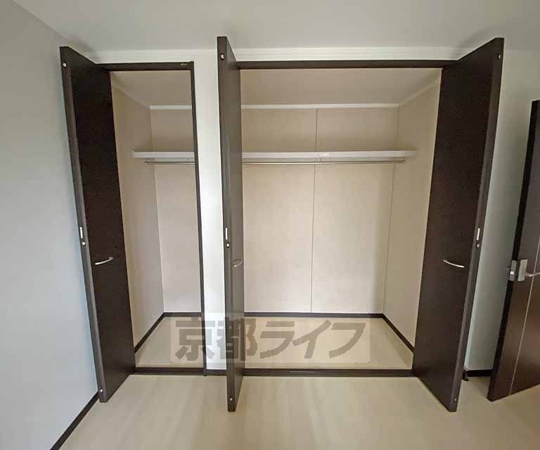 収納　天井高で大容量のクローゼットです。