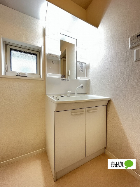 洗面設備　同一タイプ