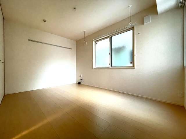 居室・リビング　こちらの居間で趣味の時間をお楽しみください