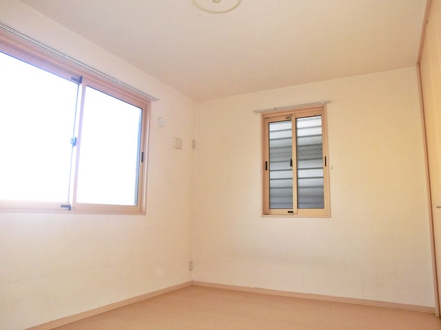 その他部屋・スペース　二面採光のお部屋です♪