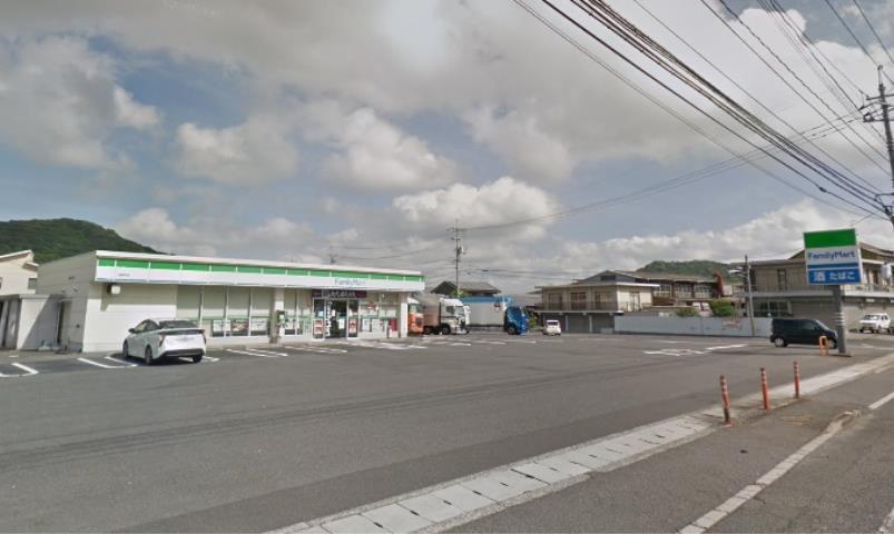 コンビニ　ファミリーマート（コンビニ）まで569m