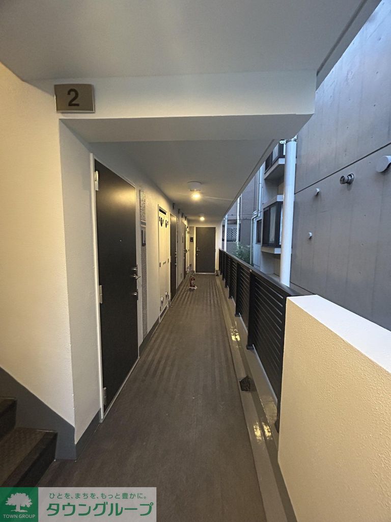 ロビー　駐車場