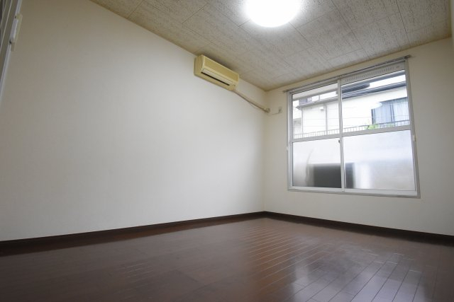 居室・リビング　※別部屋参考画像です。