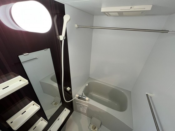 バス・シャワールーム　※別部屋の写真です