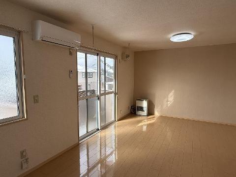 居室・リビング　室内