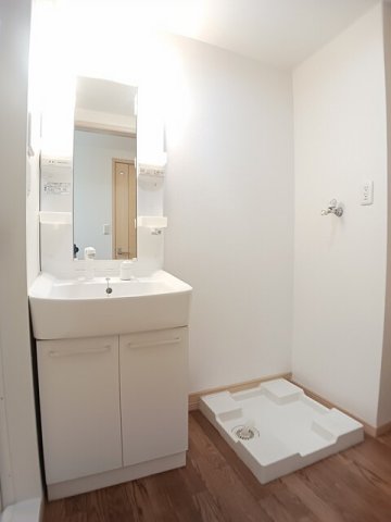 洗面設備　使いやすい洗面所です