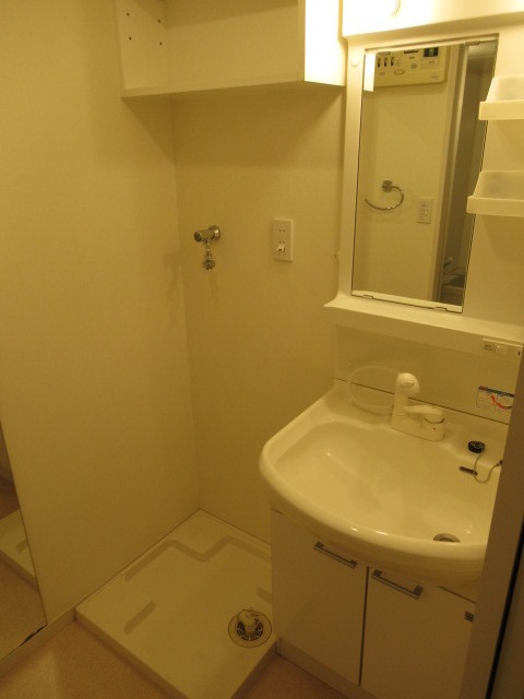 洗面設備　独立洗面脱衣所があり、朝の準備もバッチリです