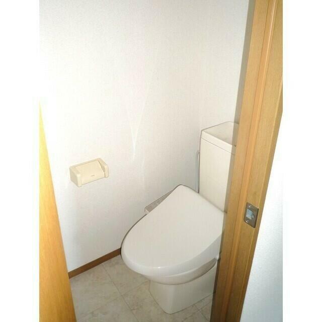 トイレ　※リフォーム前のお写真です。現況優先。