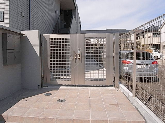 エントランス　★安心のオートロック門扉♪