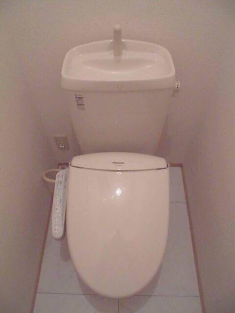 トイレ　温水洗浄暖房便座