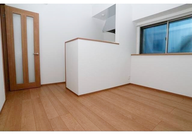 居室・リビング　使いやすい形の為、レイアウトを楽しめます♪