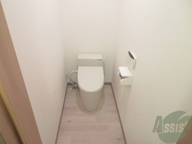 トイレ　バス・トイレ別でお掃除しやすいですよ。広さもありますね。