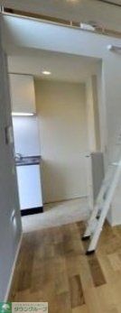 キッチン　玄関