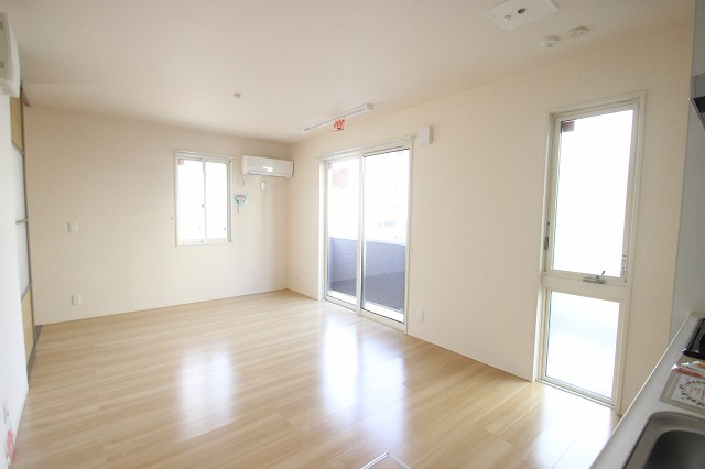 居室・リビング　別号室の写真です