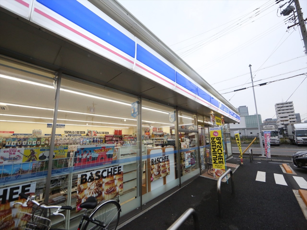 コンビニ　ローソン 中川横堀町店（コンビニ）まで137m