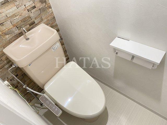 トイレ　同物件別部屋です。