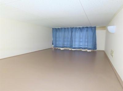 収納　ロフトにはカーテンや電気、コンセントもあります