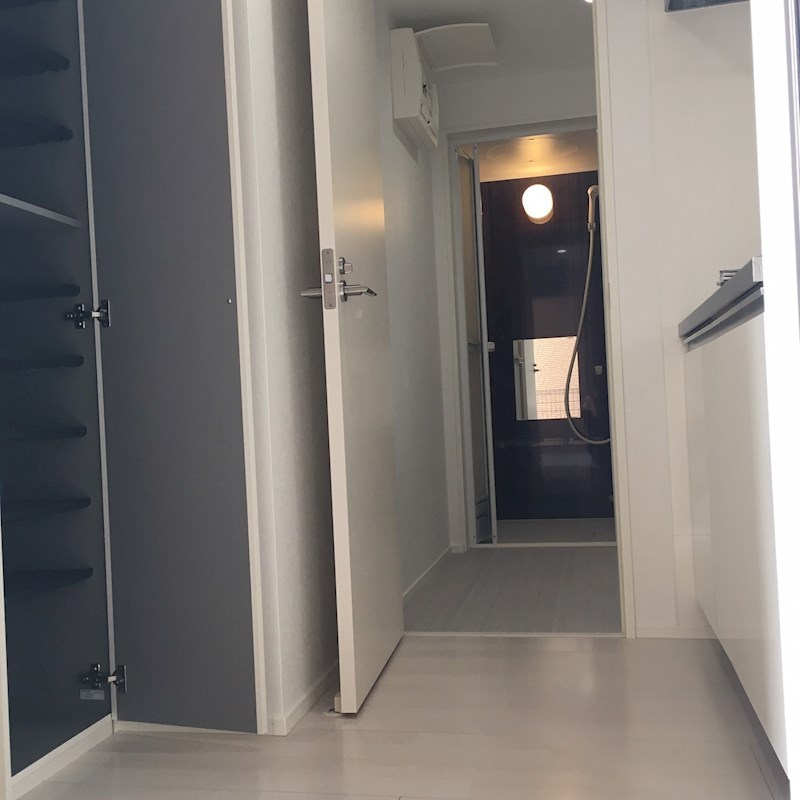 玄関　同じシリーズタイプの室内写真となります