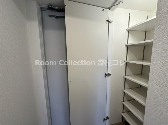 玄関　同シリーズイメージ写真 反転色違い 現況と異なる場合現況優先