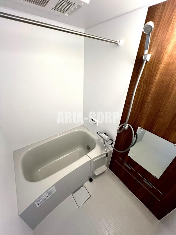 バス・シャワールーム　追焚き機能、浴室乾燥付！