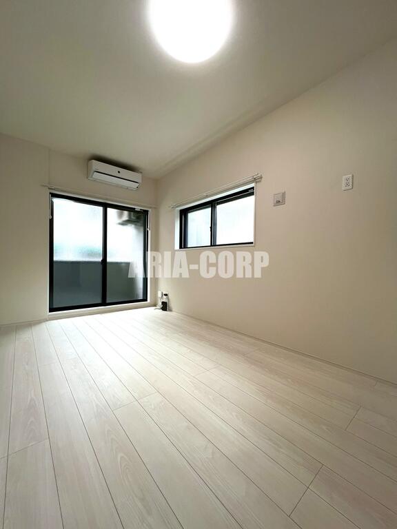 居室・リビング　白を基調とした広々お洒落なお部屋！